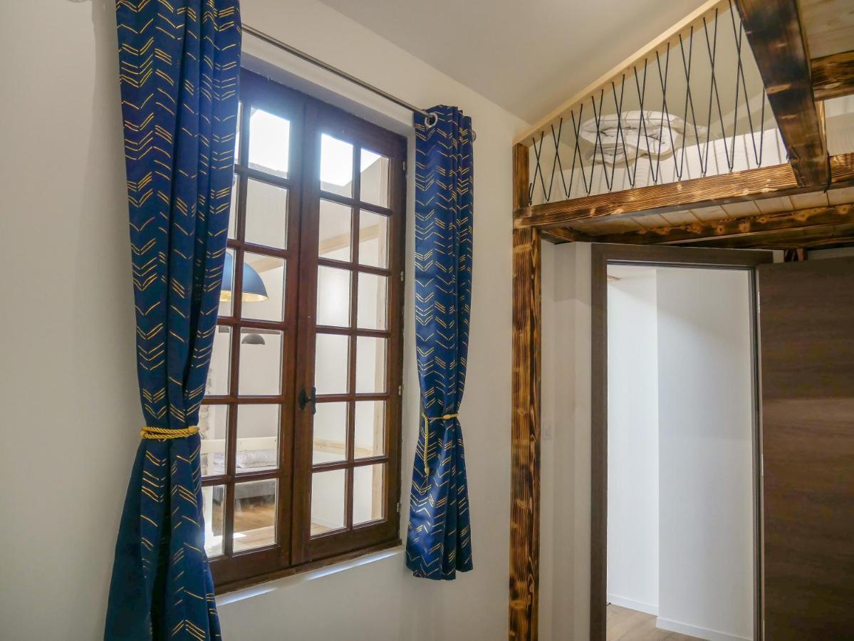 Gite Des Augustins Crémieu Esterno foto